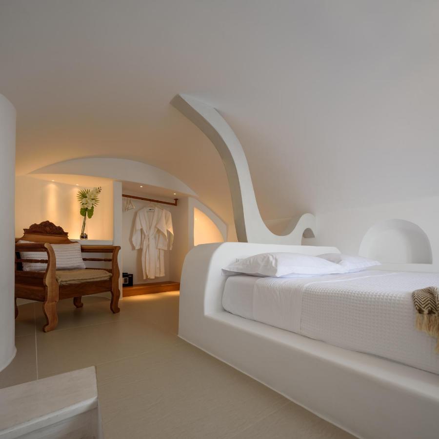Nefeles Luxury Suites Firá Buitenkant foto