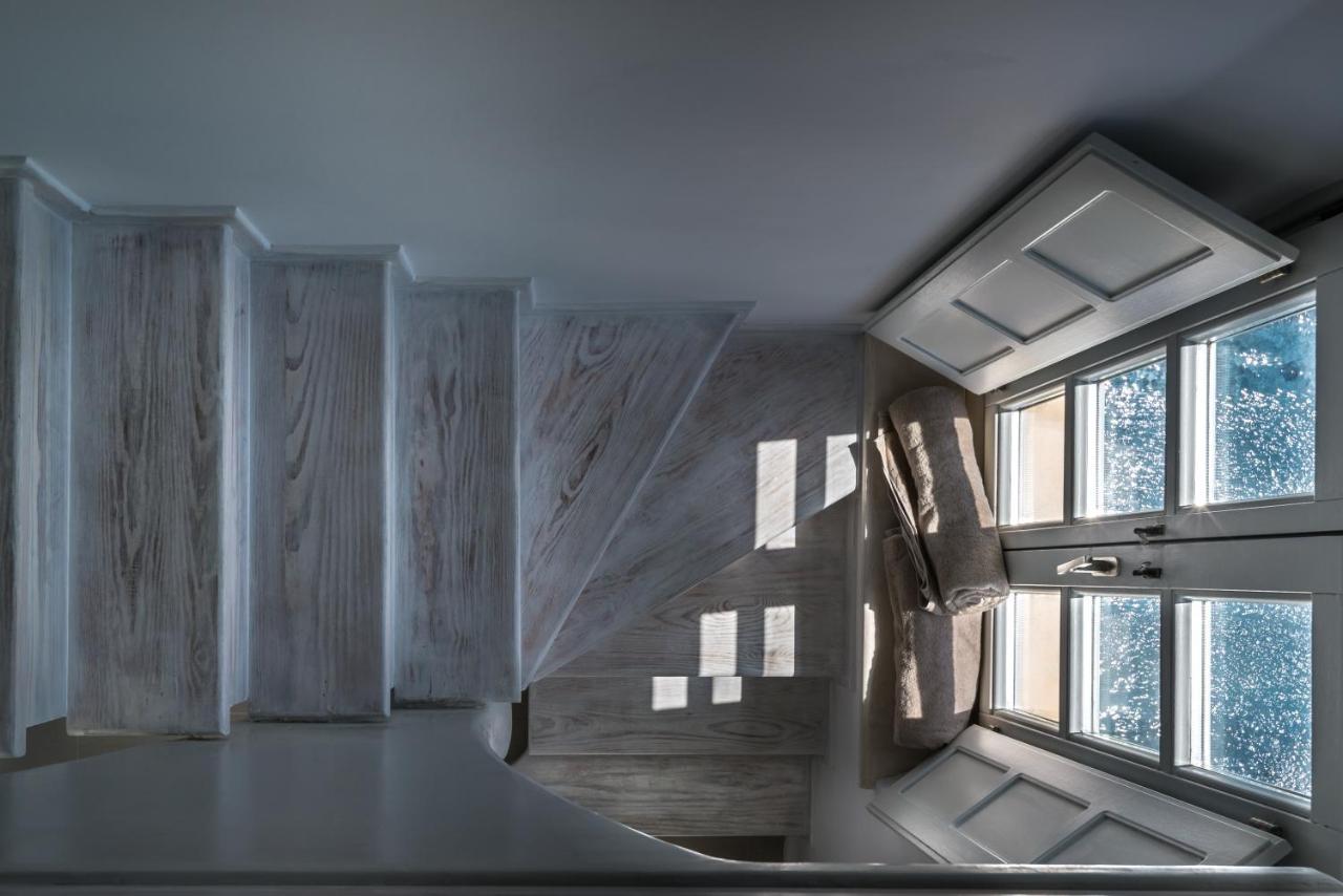 Nefeles Luxury Suites Firá Buitenkant foto