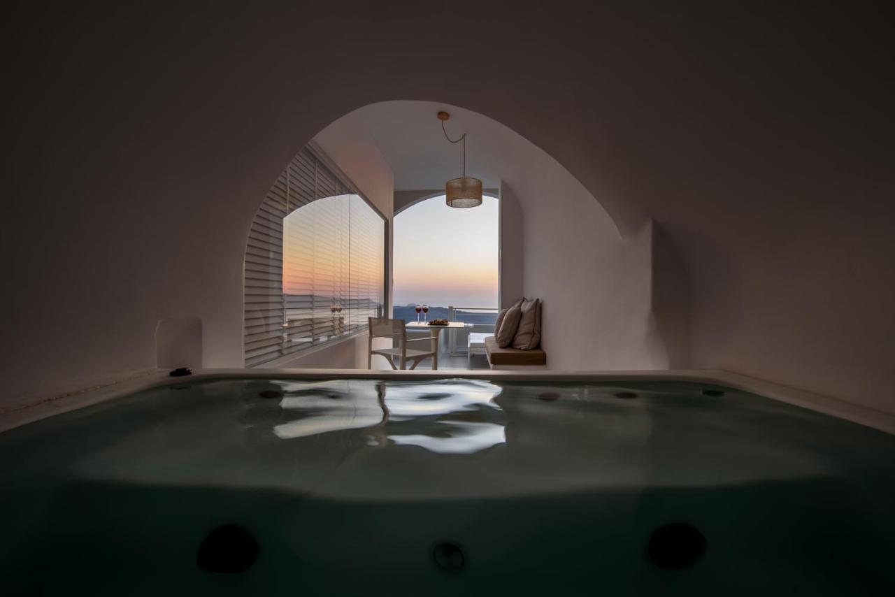 Nefeles Luxury Suites Firá Buitenkant foto