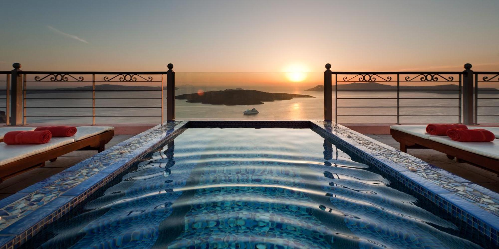 Nefeles Luxury Suites Firá Buitenkant foto