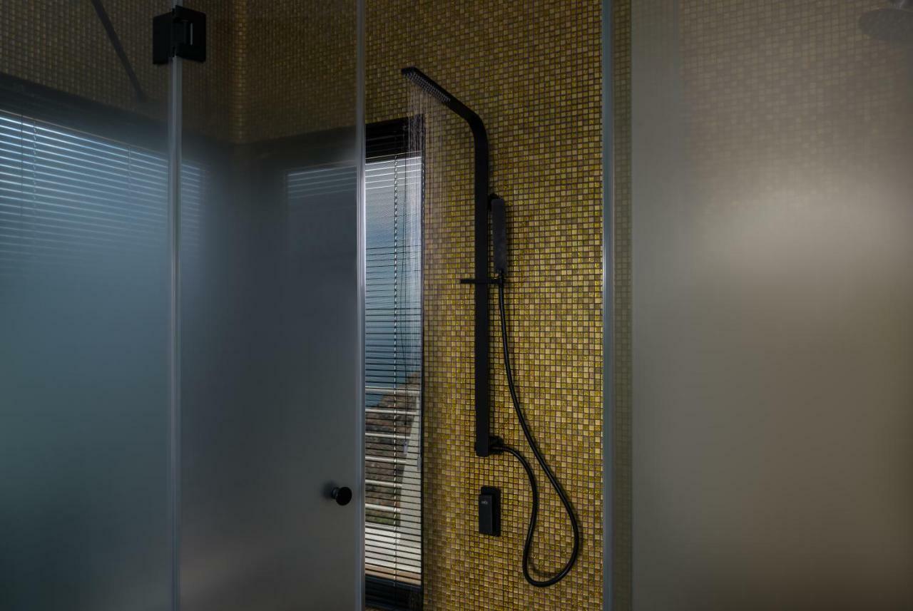 Nefeles Luxury Suites Firá Buitenkant foto